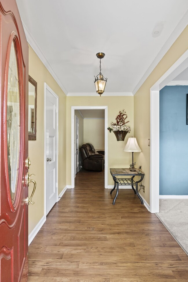 1403 Manor Rd, Columbia, TN 38401 - photo 4