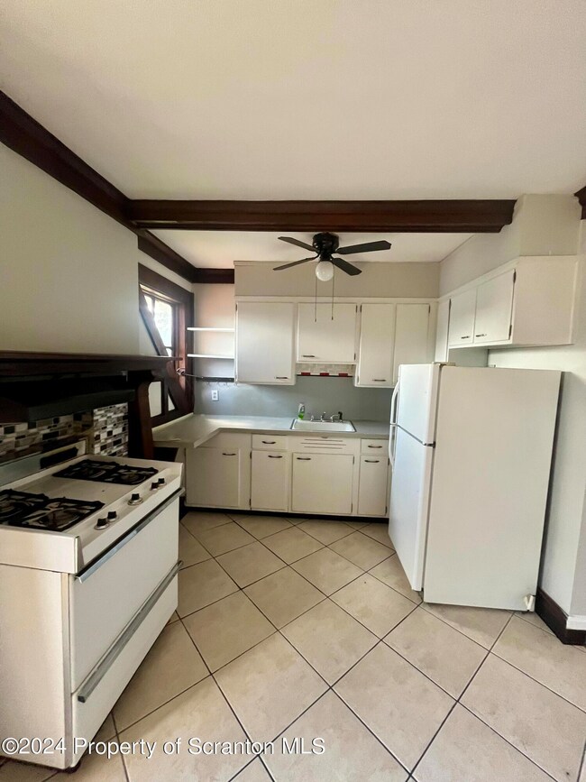 45 Pierce St unit 2, Kingston, PA 18704 - photo 6