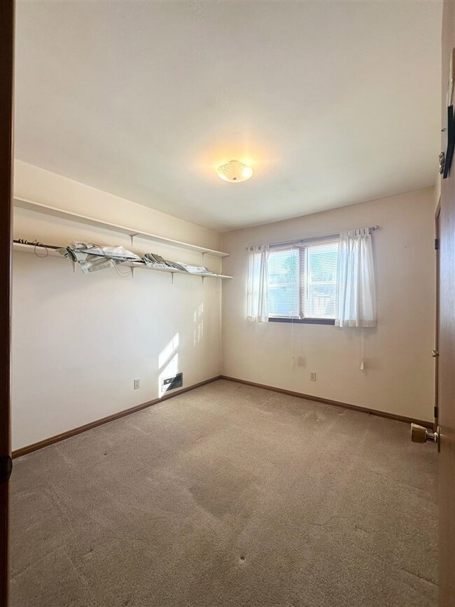 601 Matthew Ave, Connersville, IN 47331 - photo 7