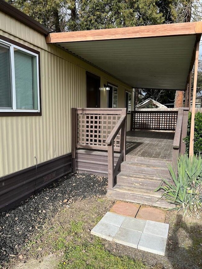 2120 Cullison Ln, Grants Pass, OR 97527 - photo 3