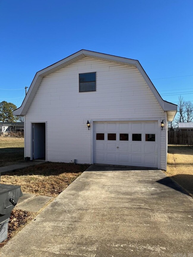 303 Walnut Dr, Paragould, AR 72450 - photo 3
