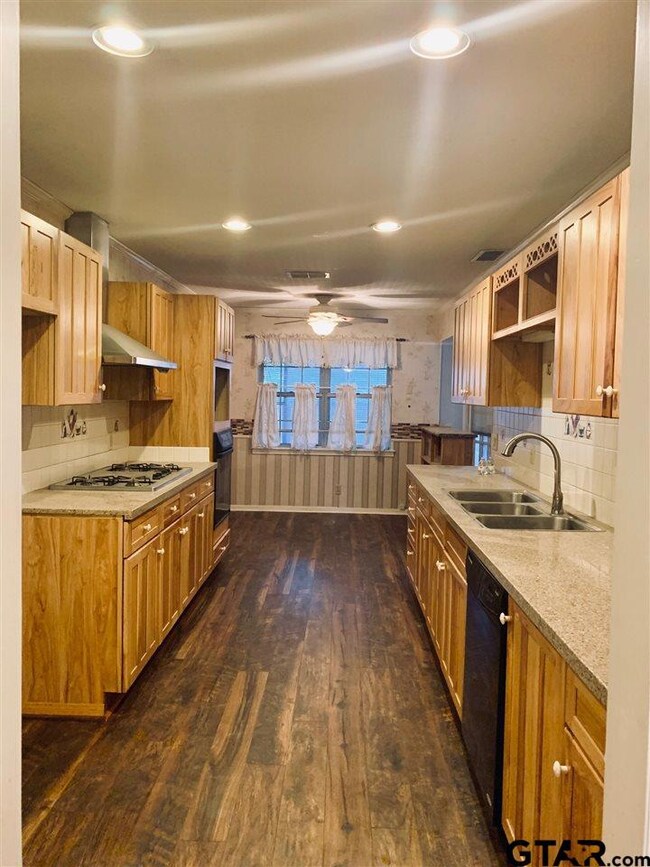 1618 1618 Sequoia Dr, Tyler, TX 75703 - photo 6