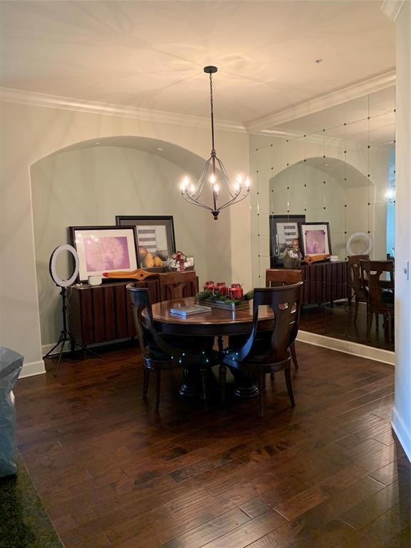 Plenty of room for large family gatherings!