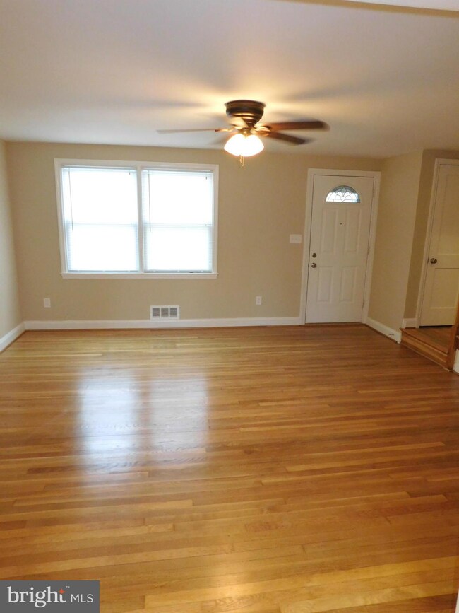 5506 Woodmont Ave, Baltimore, MD 21239 - photo 4