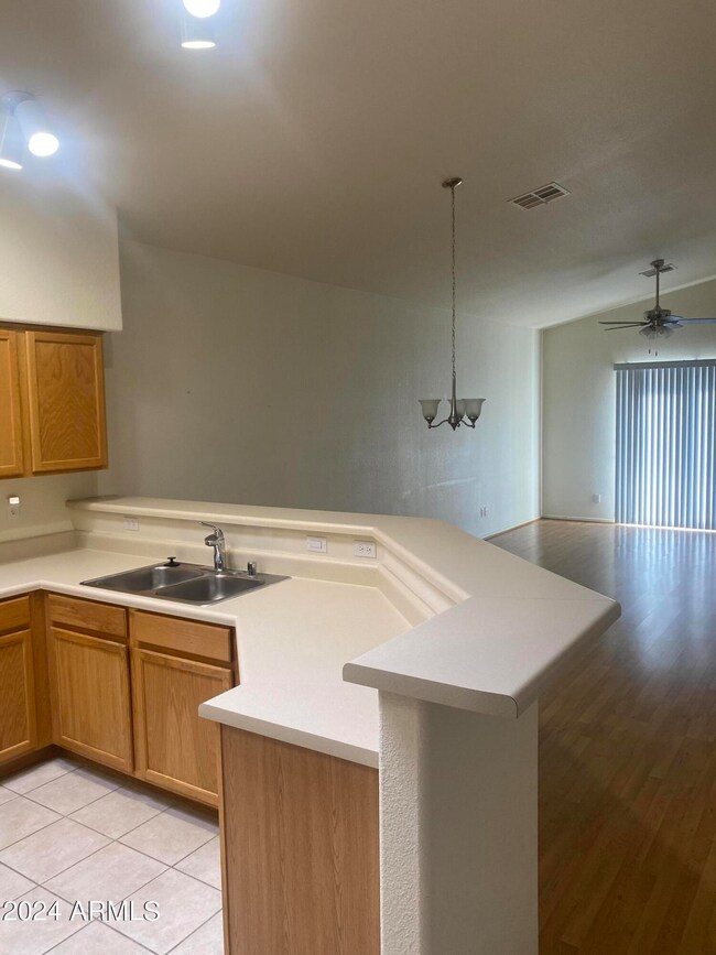 577 W Mariposa St, Chandler, AZ 85225 - photo 4