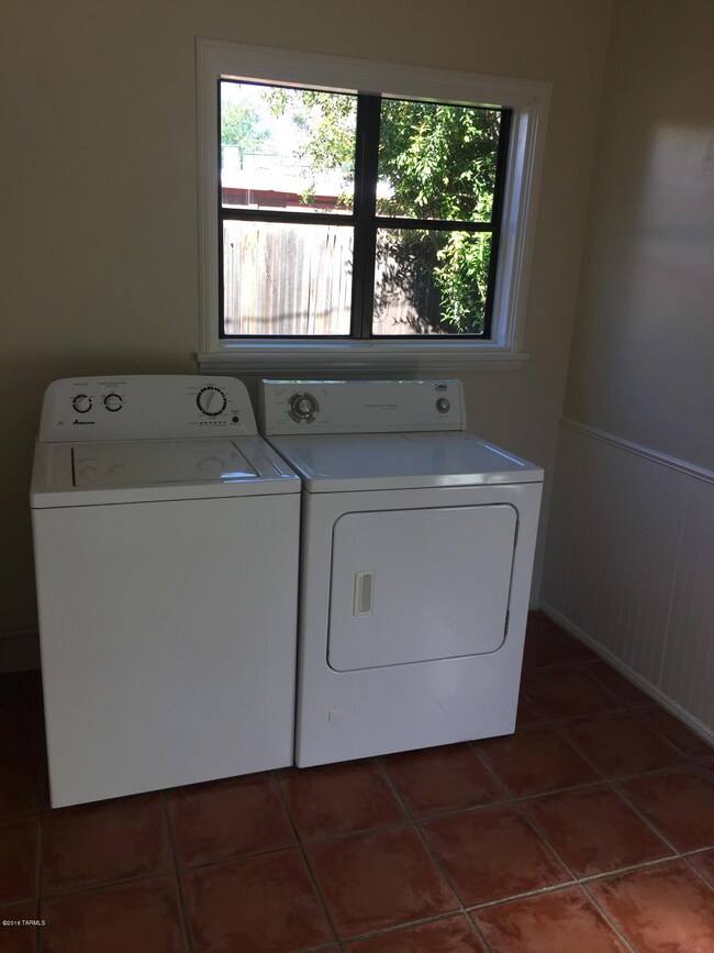 1915 E 8th St, Tucson, AZ 85719 - photo 7