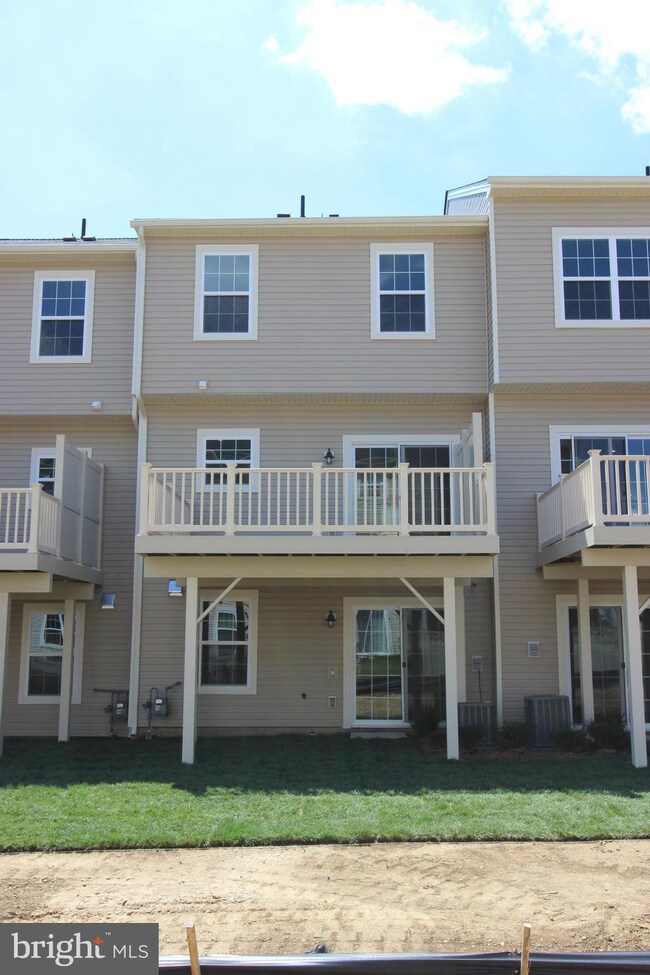 11394 Sandhurst Place, White Plains, MD 20695 - photo 3