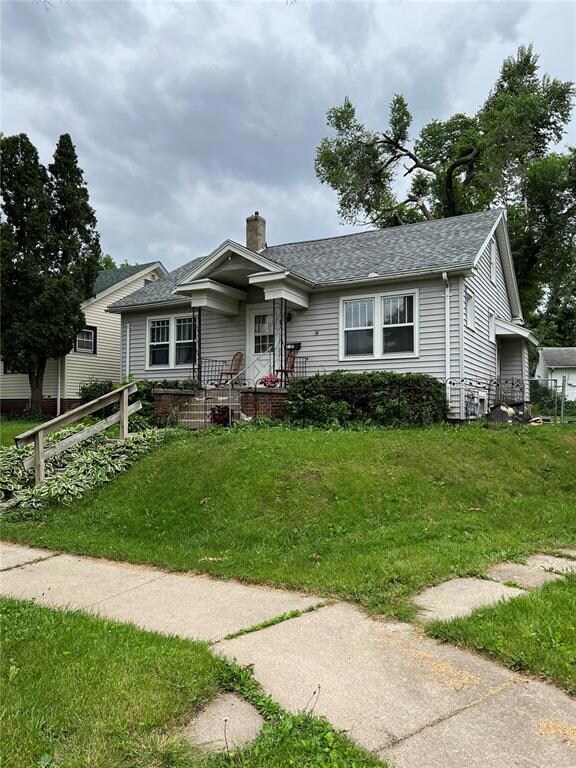 238 11th St NW, Cedar Rapids, IA 52405 - photo 3