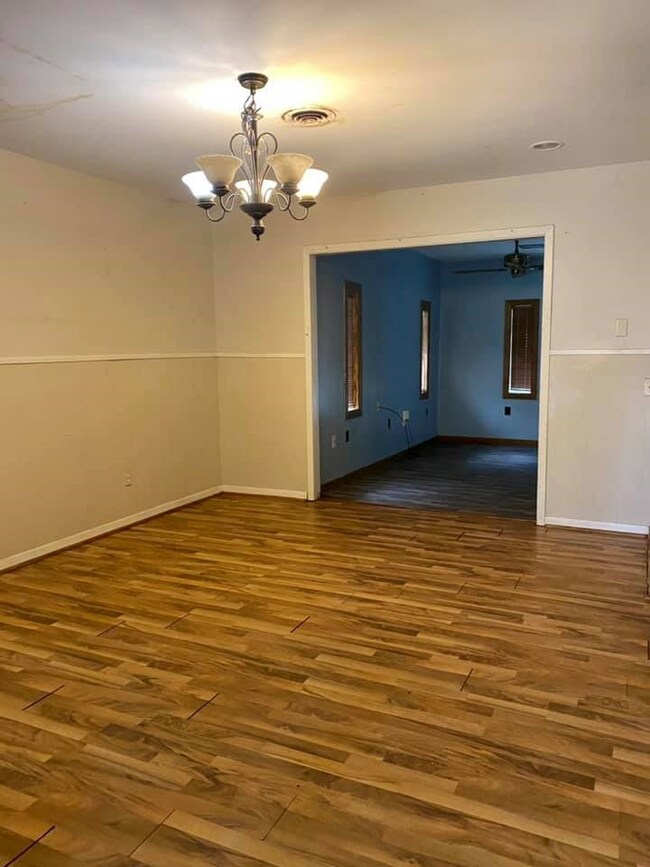 1420 Andrea Dr, Bay City, TX 77414 - photo 3