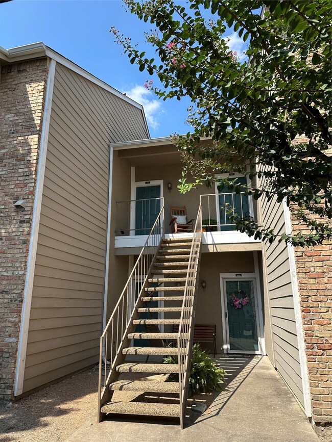 8600 Coppertowne Ln unit 1403M, Dallas, TX 75243 - photo 3