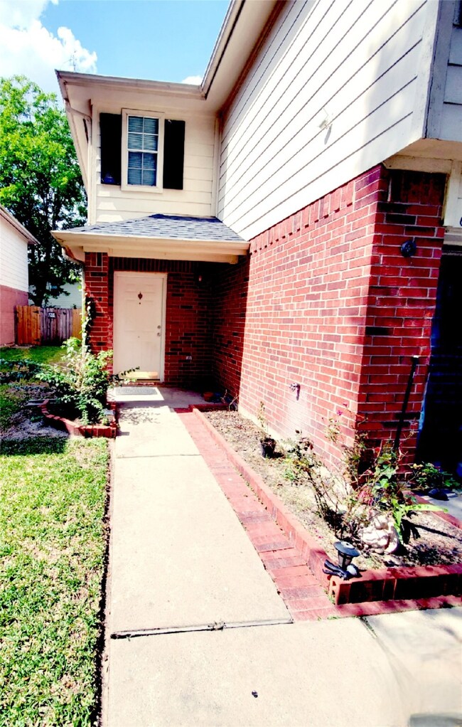 6210 Sutton Meadows Dr, Houston, TX 77086 - photo 3