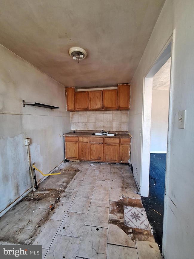 919 Sharon Ave, Sharon Hill, PA 19079 - photo 5