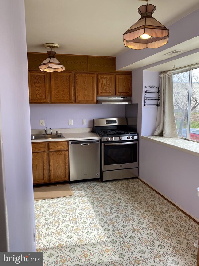 2384 Sun Valley Cir, Silver Spring, MD 20906 - photo 3