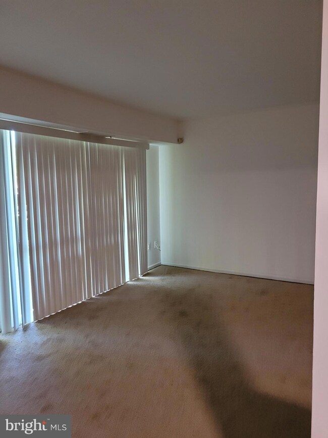 3130 Brinkley Rd unit 9104, Temple Hills, MD 20748 - photo 2