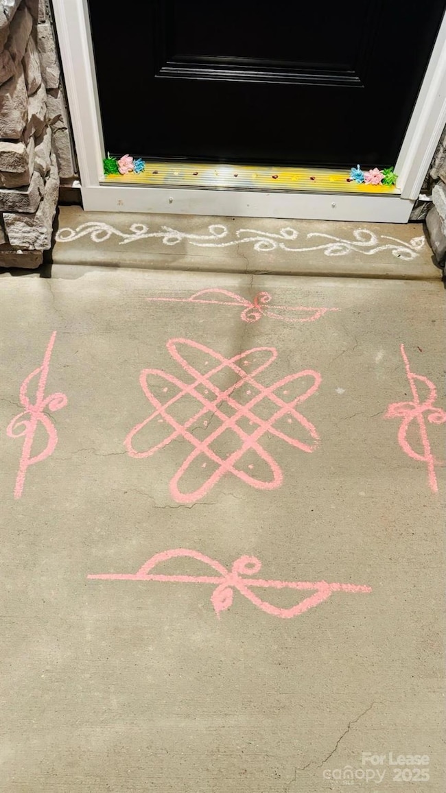 9508 Munsing Dr, Charlotte, NC 28269 - photo 4