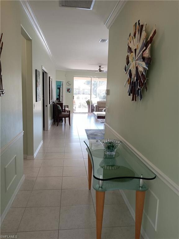 Foyer from door