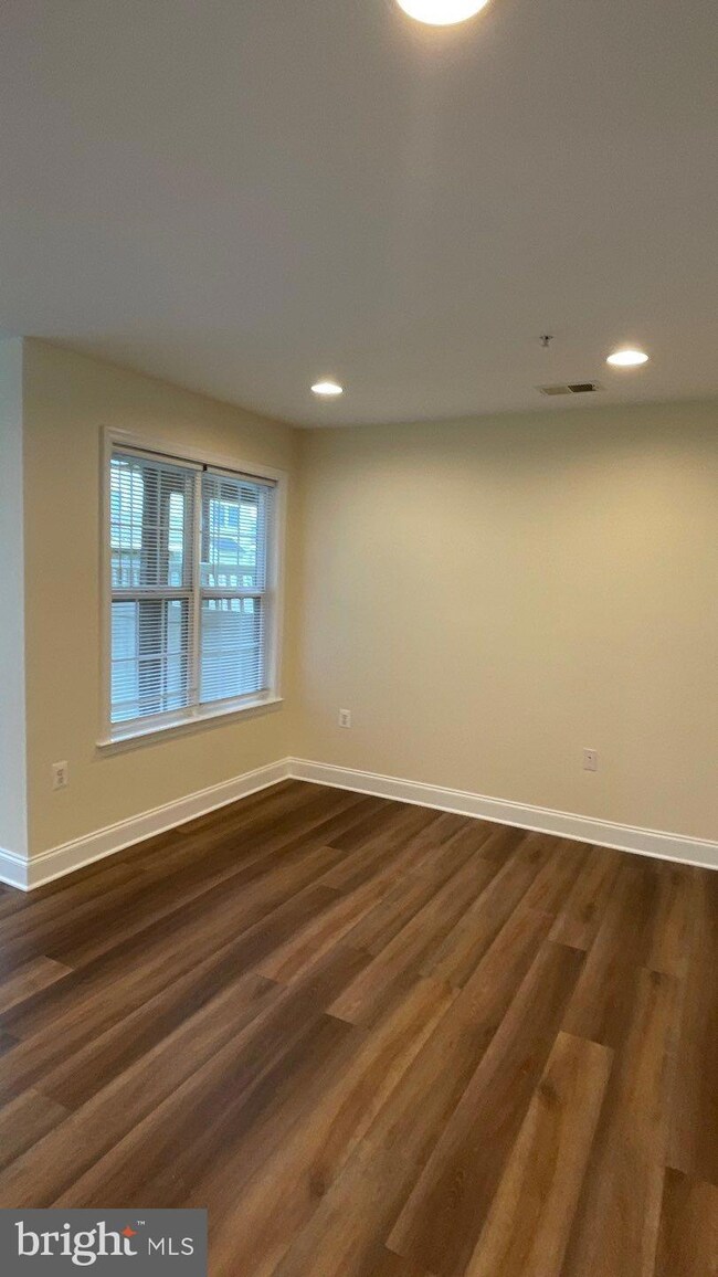 9115 Marlove Oaks Ln, Owings Mills, MD 21117 - photo 5