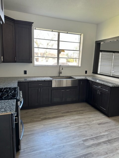 1674 County Road 180, Alvin, TX 77511 - photo 4