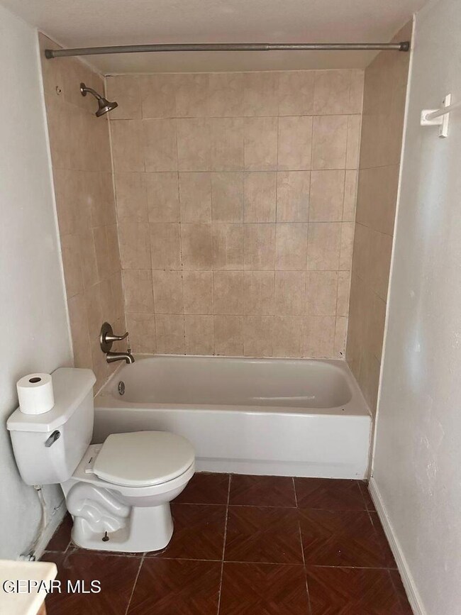 12842 Galsworthy Way unit 1, El Paso, TX 79928 - photo 4