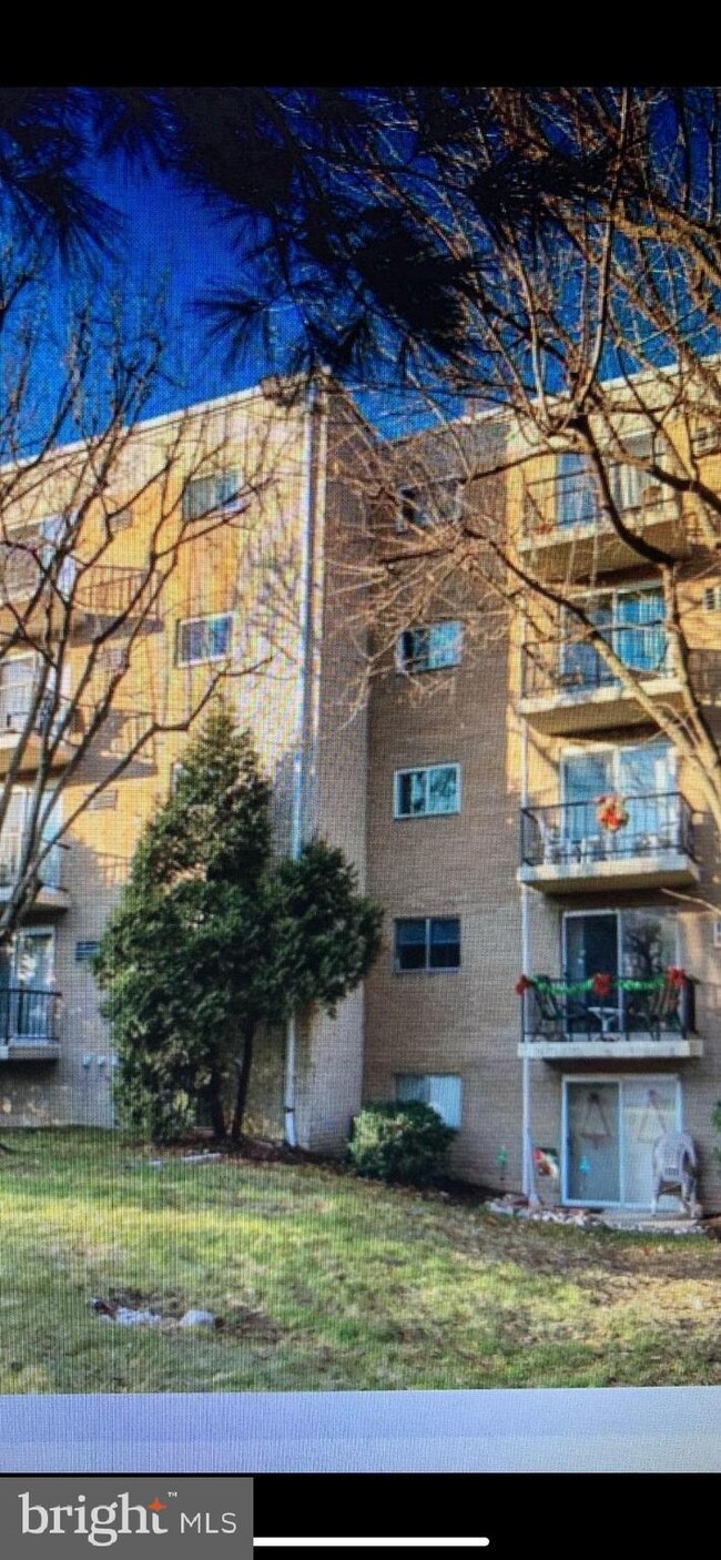 3421 W Chester Pike unit C54, Newtown Square, PA 19073 - photo 2