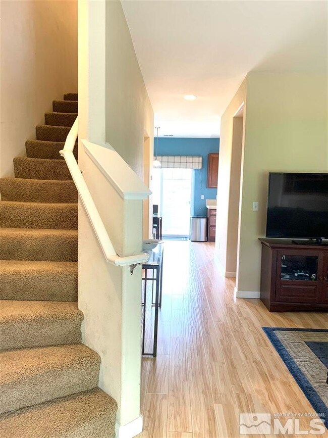 560 Preston Burr Ln, Reno, NV 89503 - photo 3