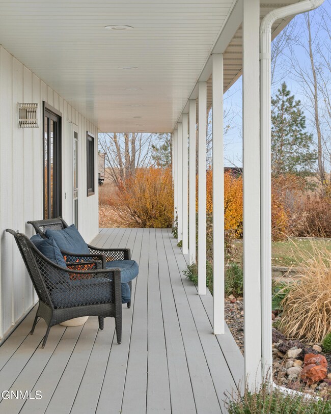 1_Porch_1