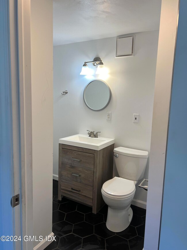 530 River Rd unit 3, Cos Cob, CT 06807 - photo 6