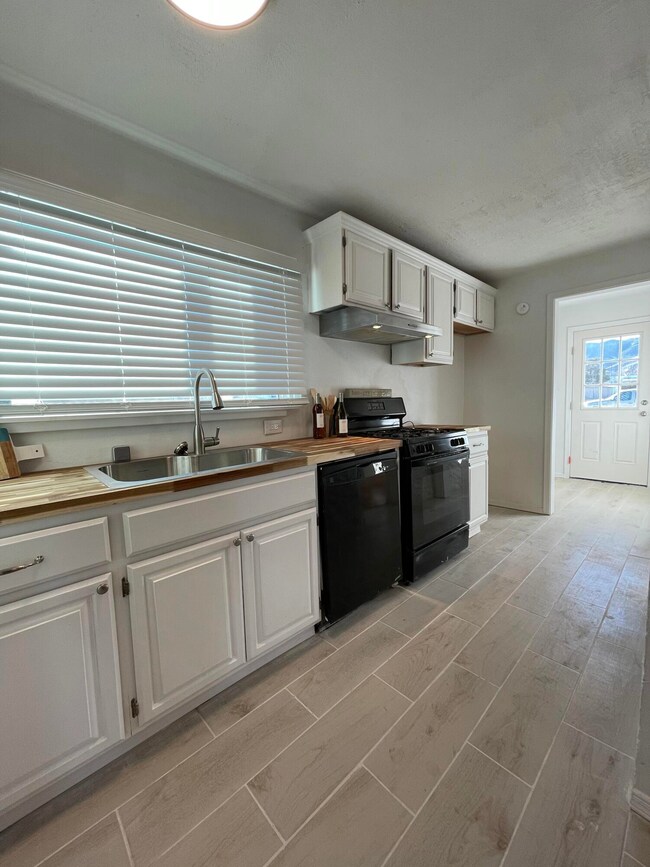 3900 Mobile Ave, El Paso, TX 79930 - photo 6