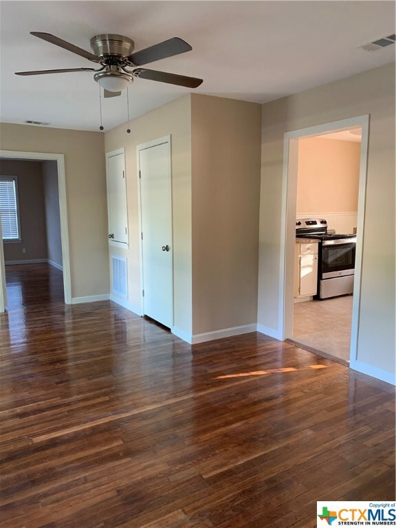 1020 N San Marcos St, Seguin, TX 78155 - photo 7