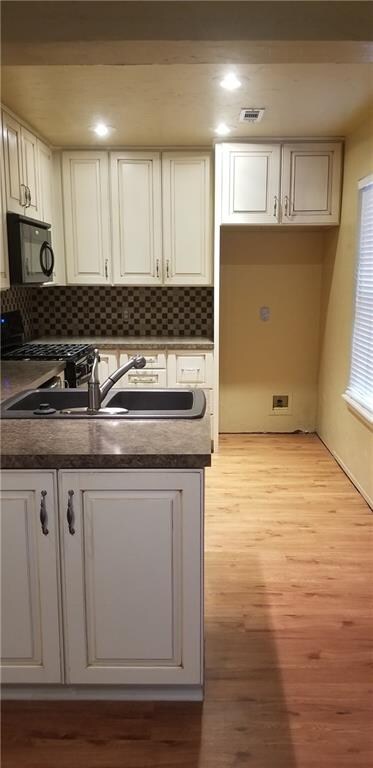 1030 NE 11th St, Moore, OK 73160 - photo 3