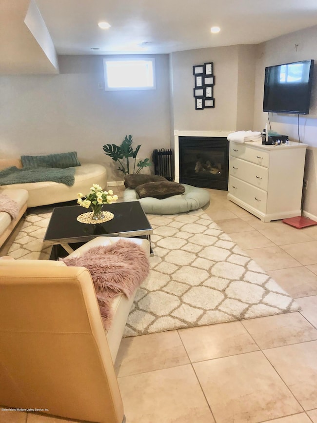 384 Caswell Ave unit 1, Staten Island, NY 10314 - photo 2