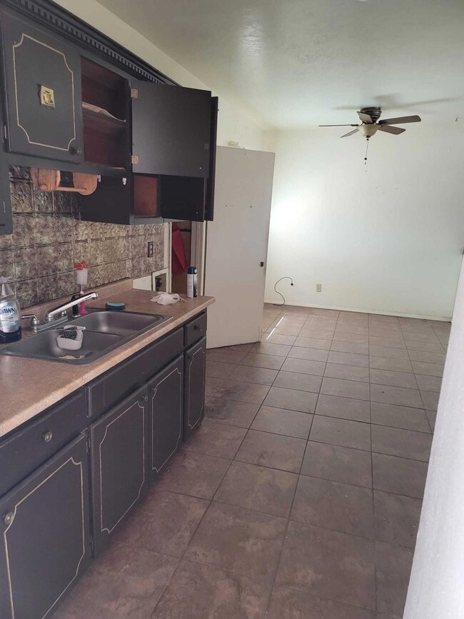 315 Cadwallader Dr, El Paso, TX 79915 - photo 5