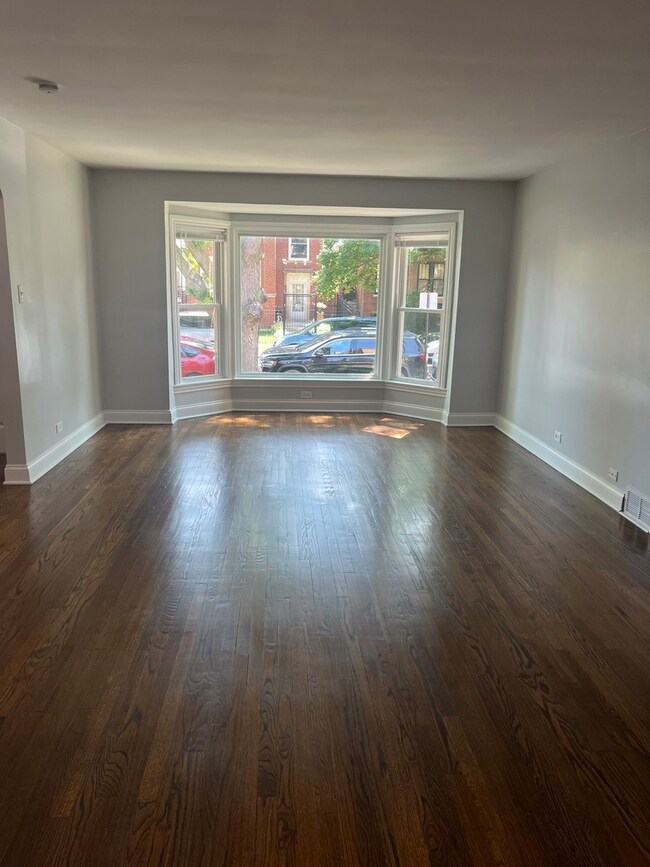 6438 N Fairfield Ave unit 1, Chicago, IL 60645 - photo 2