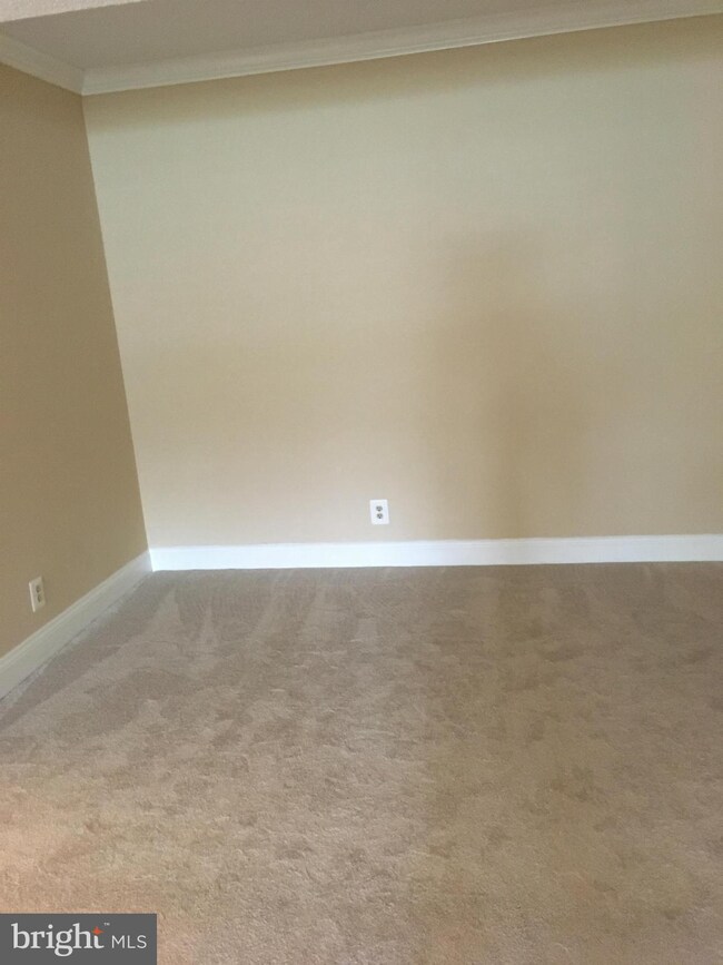 7680 Tremayne Place unit 111, McLean, VA 22102 - photo 2