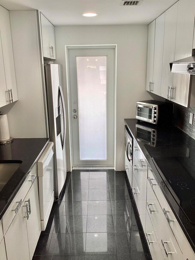 Penthouse Towers unit 924, Highland Beach, FL 33487 - photo 3