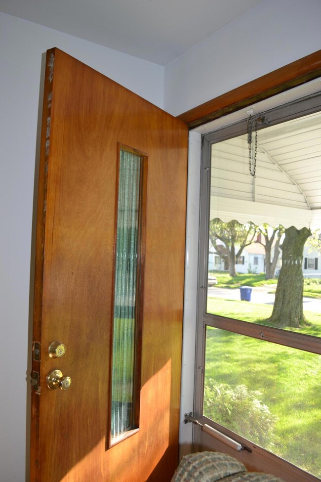 486 S Waverly St, Columbus, OH 43213 - photo 3