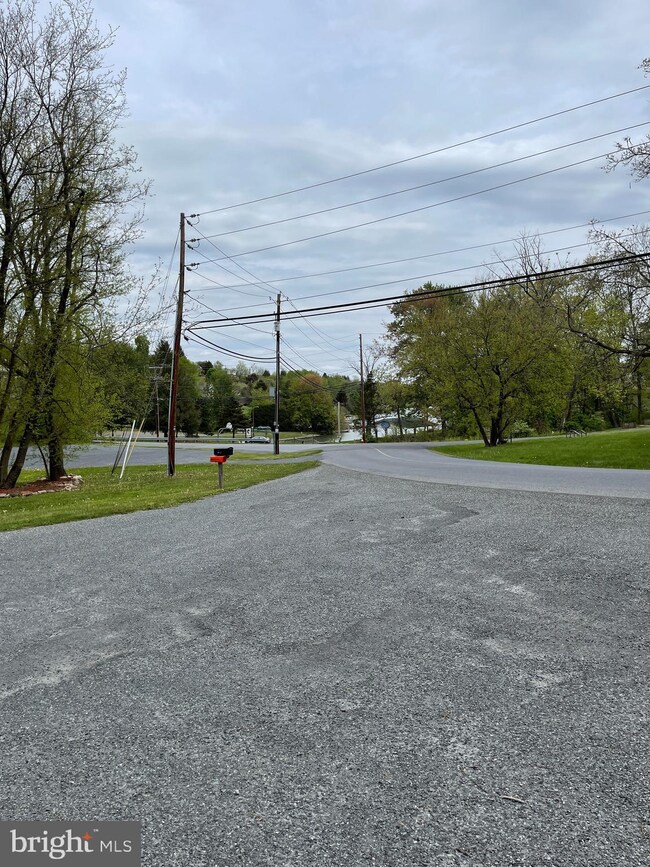 431 Mohave Dr, Auburn, PA 17922 - photo 5