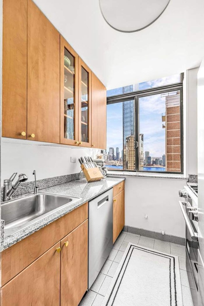 Turtle Bay Towers unit 19 M, New York, NY 10017 - photo 4