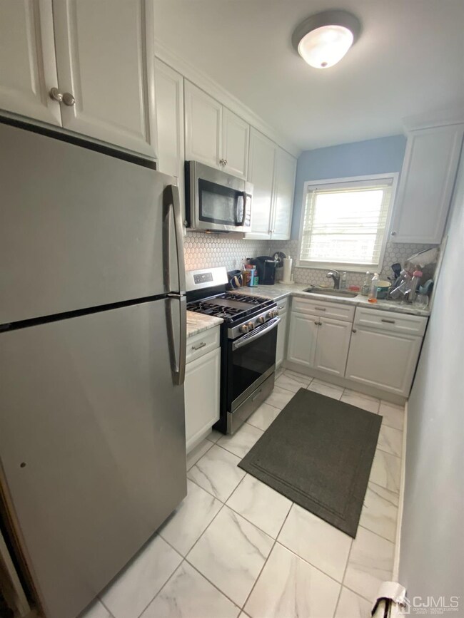 b Gramercy Gardens, Middlesex Boro, NJ 08846 - photo 3