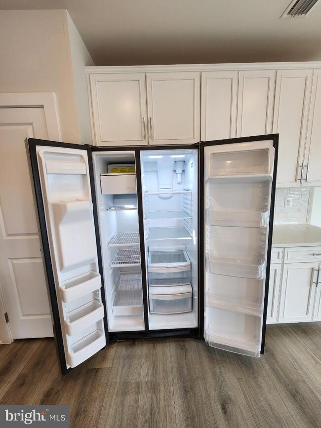 12880 Mosaic Park Way unit 4-N, Herndon, VA 20171 - photo 3