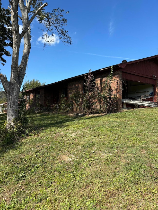 47 Old Farm Rd, Cannon, KY 40923 - photo 2