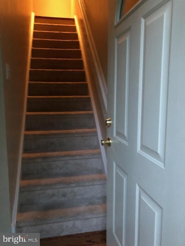 146B Bradford Ct, Mount Laurel, NJ 08054 - photo 2