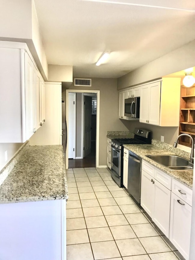 7811 Cielo Vista Dr, El Paso, TX 79925 - photo 6