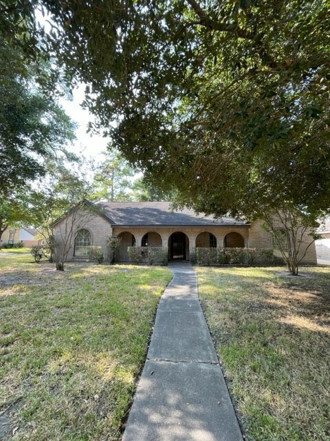 7127 Majestic Oaks Dr, Houston, TX 77040 - photo 2