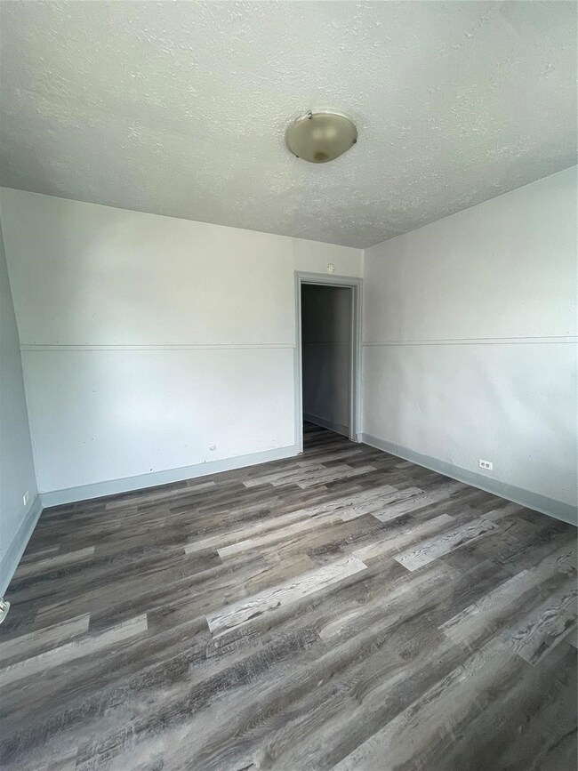 3813 Mount Pleasant St, Houston, TX 77021 - photo 2