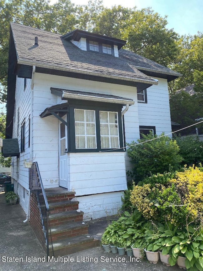 121 Bache Ave, Staten Island, NY 10306 - photo 2