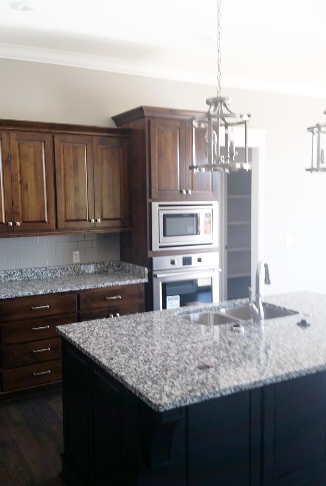 1386 N Rockingham Ave, Nixa, MO 65714 - photo 4