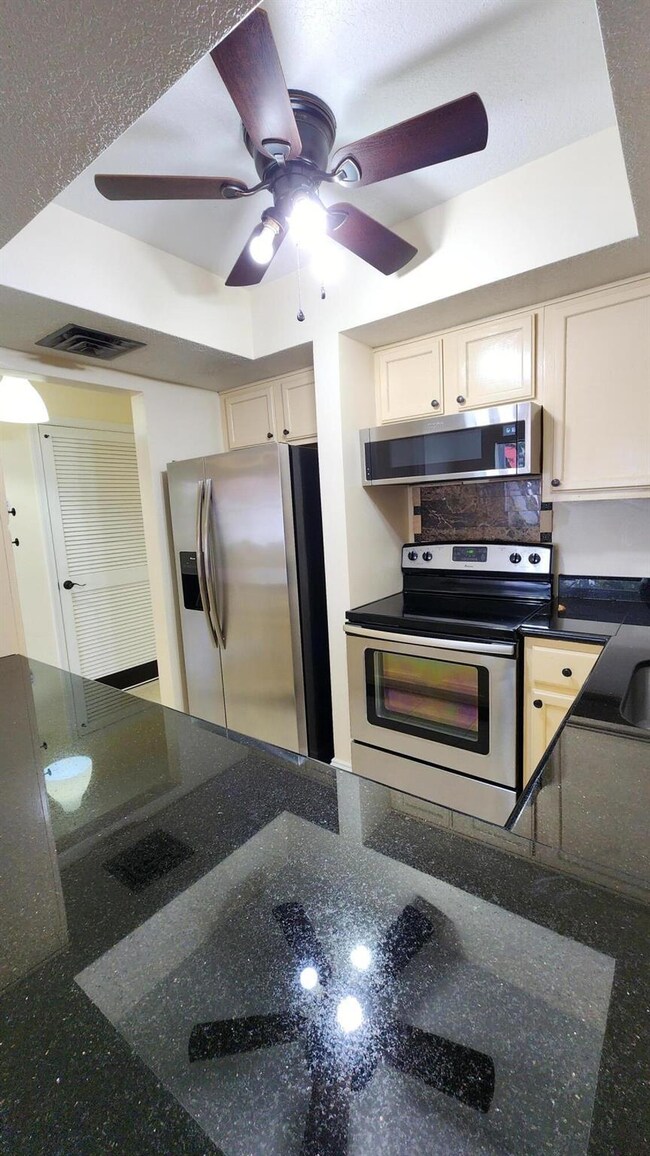 105 S Riverside Dr unit 204, Pompano Beach, FL 33062 - photo 4