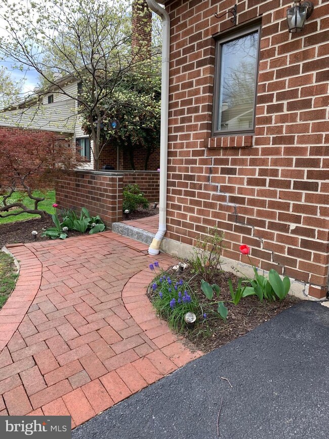 201 Curtis Ct, Chesterbrook, PA 19087 - photo 3