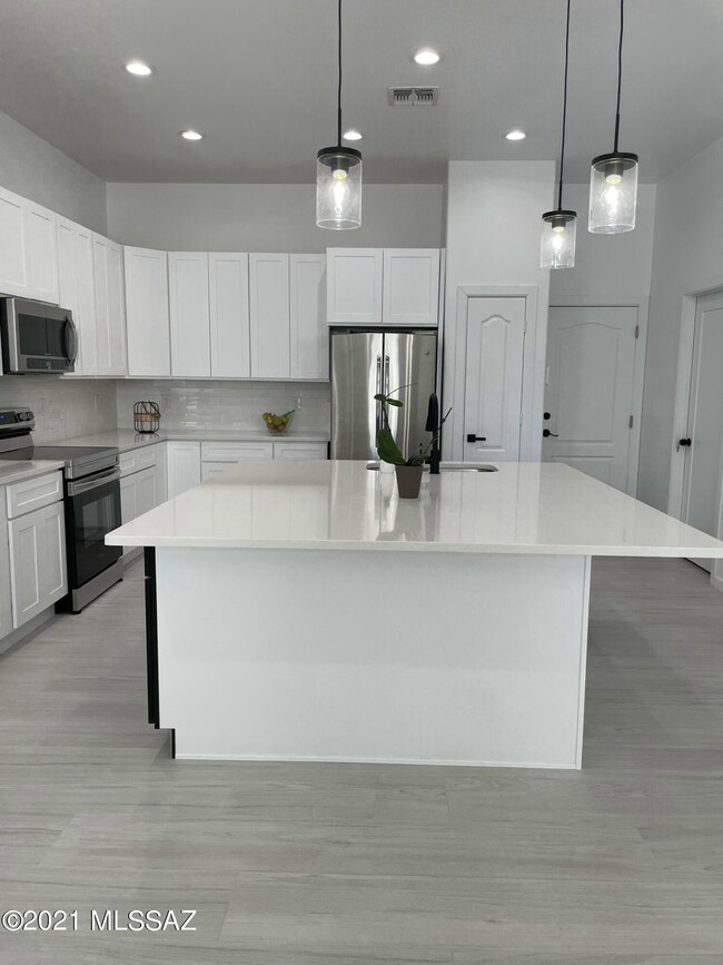 5164 E Park Vista Dr, Tucson, AZ 85756 - photo 3